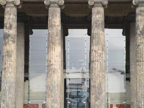Altes Museum column closeup