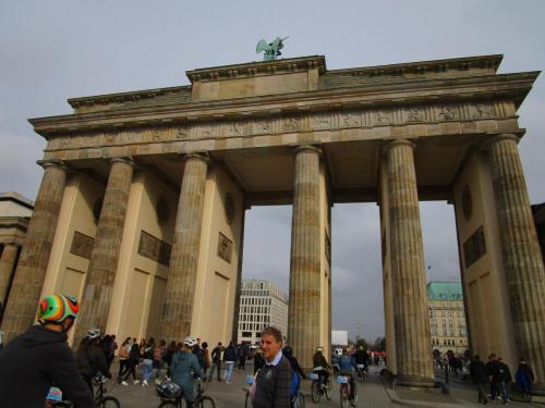 Brandenburg Gate, End of tour pix.